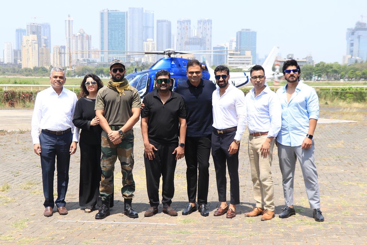 OfficialSreeNu's tweet photo. As Of Now The Best Lineup Of Upcoming Films #VijayDeverakonda ❤️‍🔥

#VD10 WITH #PuriJagannadh ( Titled as #LIGER 🥊 ) 

#VD11 with #ShivaNirvana ( 💞 )

#VD12 With #PuriJagannadh ( Titled as #JGM 🪖 )

#VD13 With #Sukumar ( 🔥 )

Many More Big Projects May Coming  🔜 🤞 https://t.co/Uu7x3npPMx