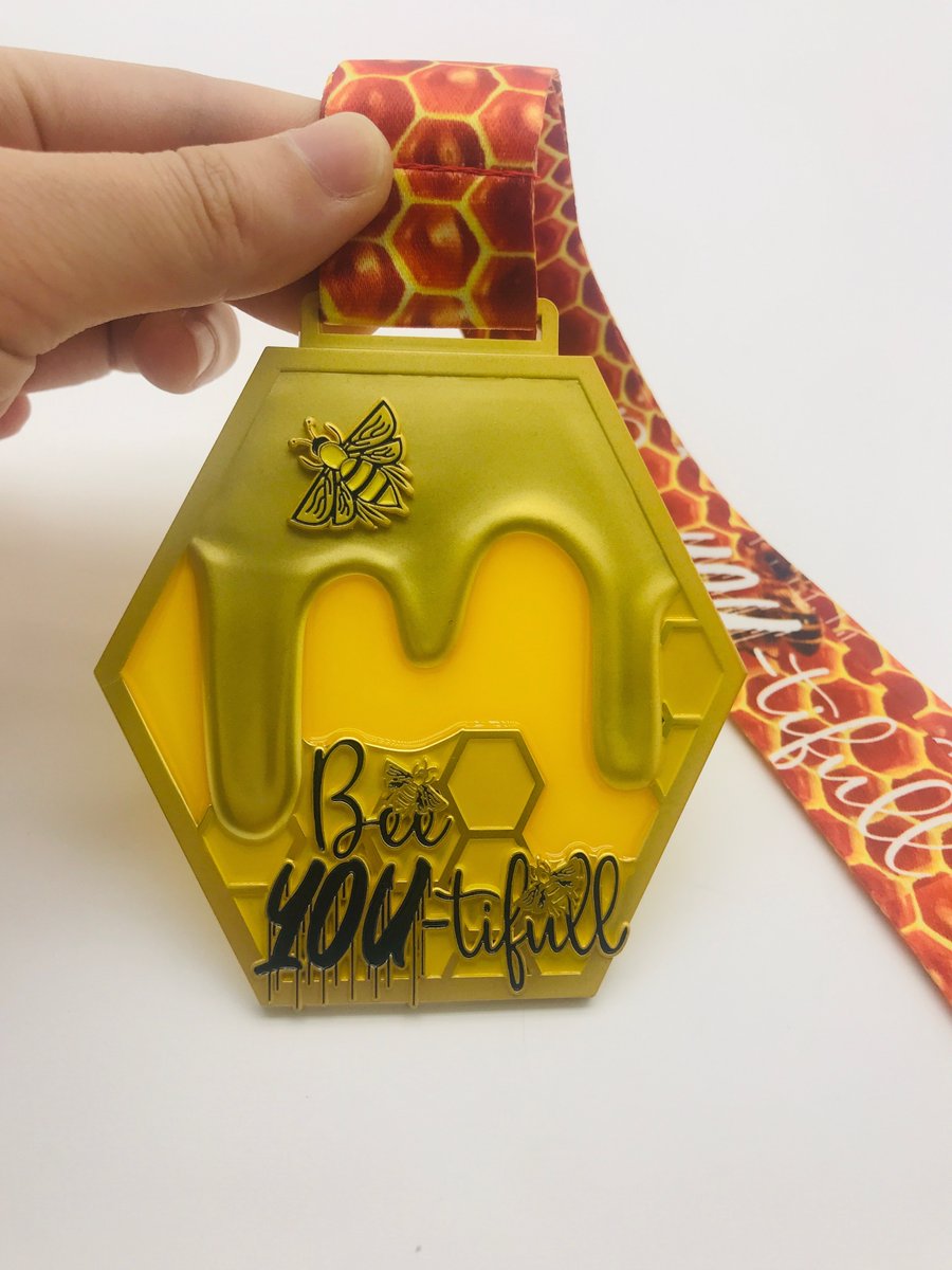 Bee medals #medal #goldmedal #custommade #races #virtualmedals #virtualraces