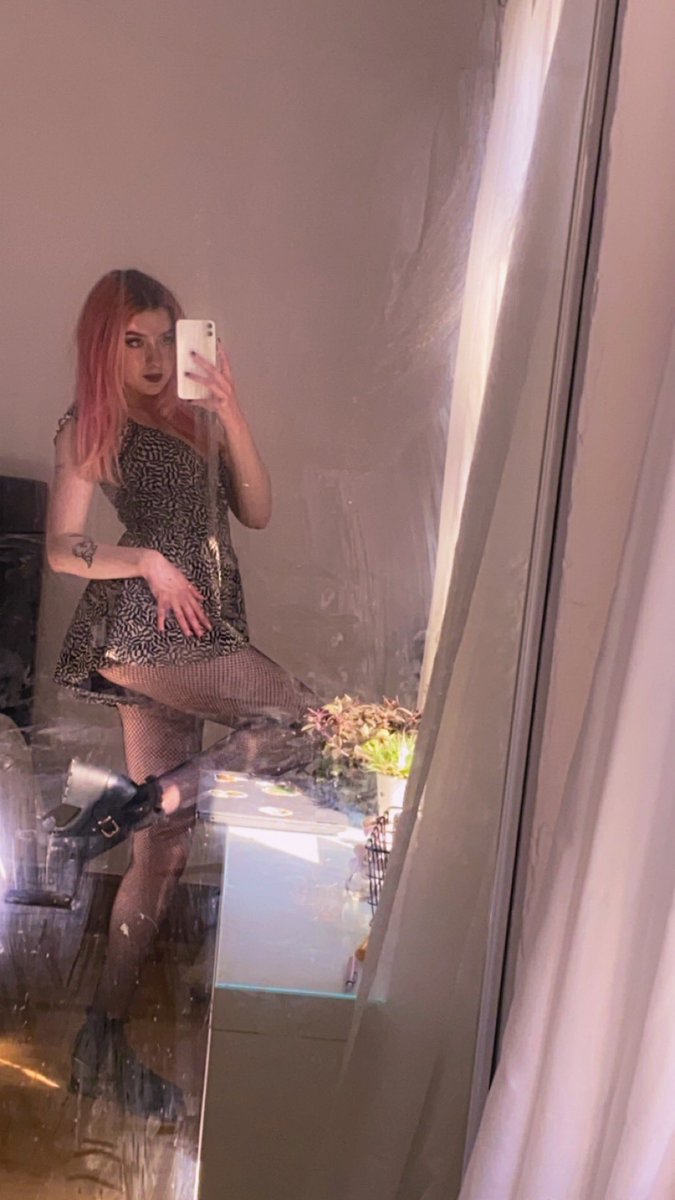 Sophie Rose 🥀 tweet media