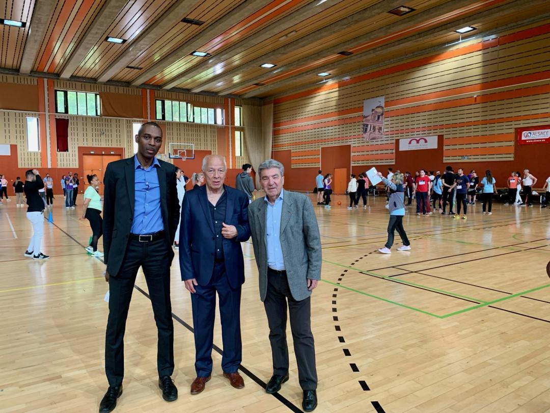 France Travail Grand Est (@ftravail_ge) on Twitter photo A <a href="/mulhouse/">Ville de Mulhouse</a> aujourd'hui lancement d'une nouvelle édition du Stade vers l'#Emploi. Signature d'une convention de partenariat entre M.Deloy Pdt de la ligue d’athlétisme #GrandEst, M.Giraud Pdt de la <a href="/FFAthletisme/">FFAthlétisme</a> & @poleemploi_GE représenté par M.Biron Directeur régional adjoint. A <a href="/mulhouse/">Ville de Mulhouse</a> aujourd'hui lancement d'une nouvelle édition du Stade vers l'#Emploi. Signature d'une convention de partenariat entre M.Deloy Pdt de la ligue d’athlétisme #GrandEst, M.Giraud Pdt de la <a href="/FFAthletisme/">FFAthlétisme</a> & @poleemploi_GE représenté par M.Biron Directeur régional adjoint.