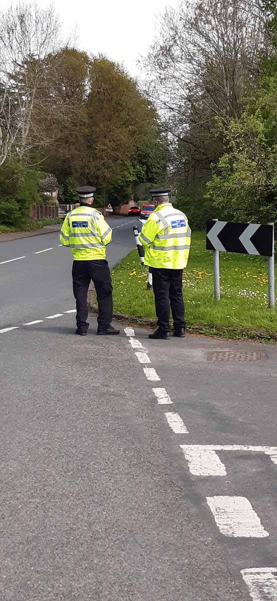 MalvernCops's tweet photo. Yesterday officers conducted speed enforcement checks in Pendock, Hanley Swan & on Hanley Road, Malvern. Out of 400 vehicles checked 7 tickets were issued and several verbal advisories were given.#speedkills #30forareason #MHRoads #policingpromise 2449 https://t.co/F0AnsTwfHy