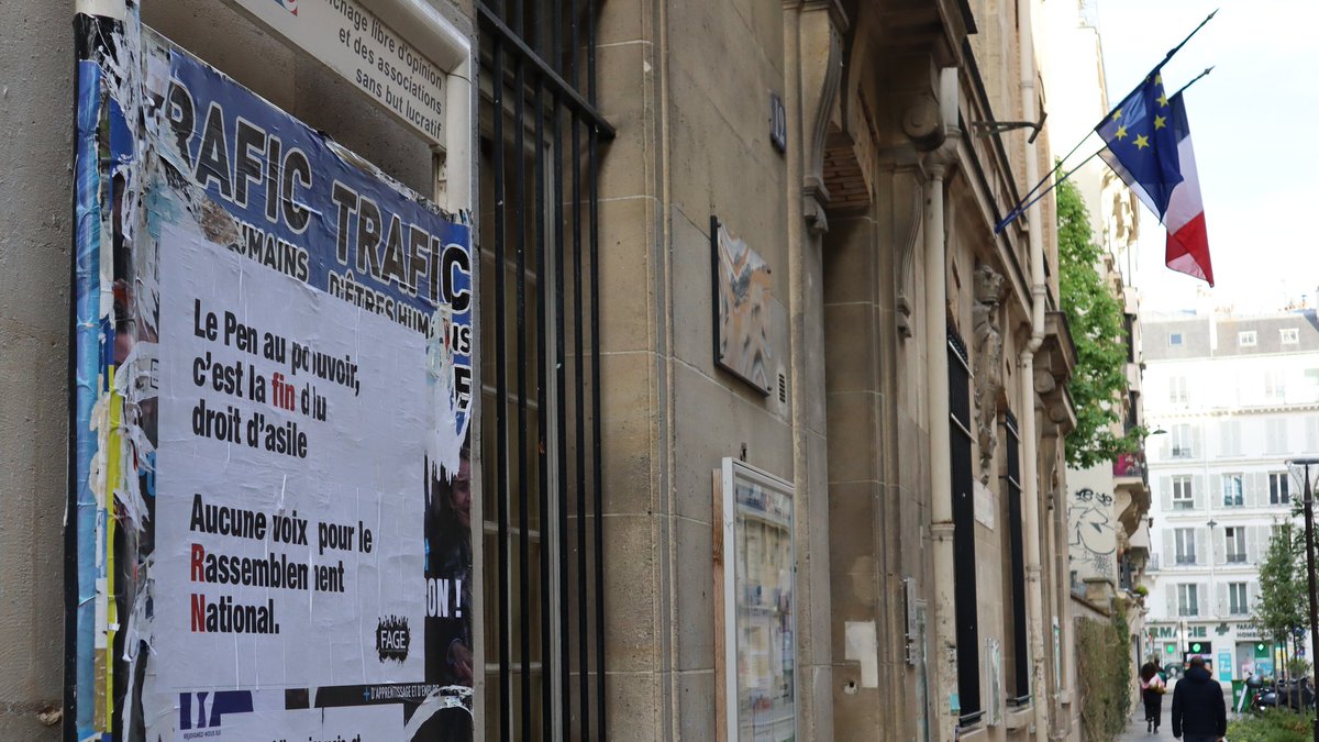 #Presidentielles2022| Le réseau de la #FAGE se mobilise dans la rue pour dire NON à l'extrême droite ✊

A trois jours du second tour de l'élection #présidentielle, la #FAGE porte haut et fort ses #valeurs et appelle à ce qu'aucune voix n'aille à la #haine, aucune voix à #LePen.