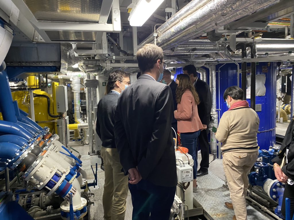 ArmateursFR's tweet photo. Les membres du #Comité_Environnement_AdF  
ont pu visiter le Commandant Charcot accompagné de l’expert #GNL de @Cie_ponant ! https://t.co/wtVkam4eas