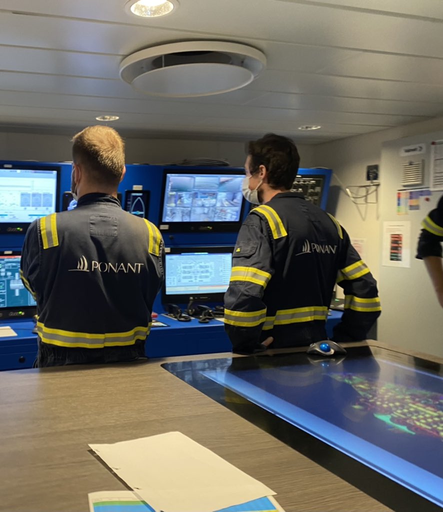 Les membres du #Comité_Environnement_AdF  
ont pu visiter le Commandant Charcot accompagné de l’expert #GNL de @Cie_ponant !