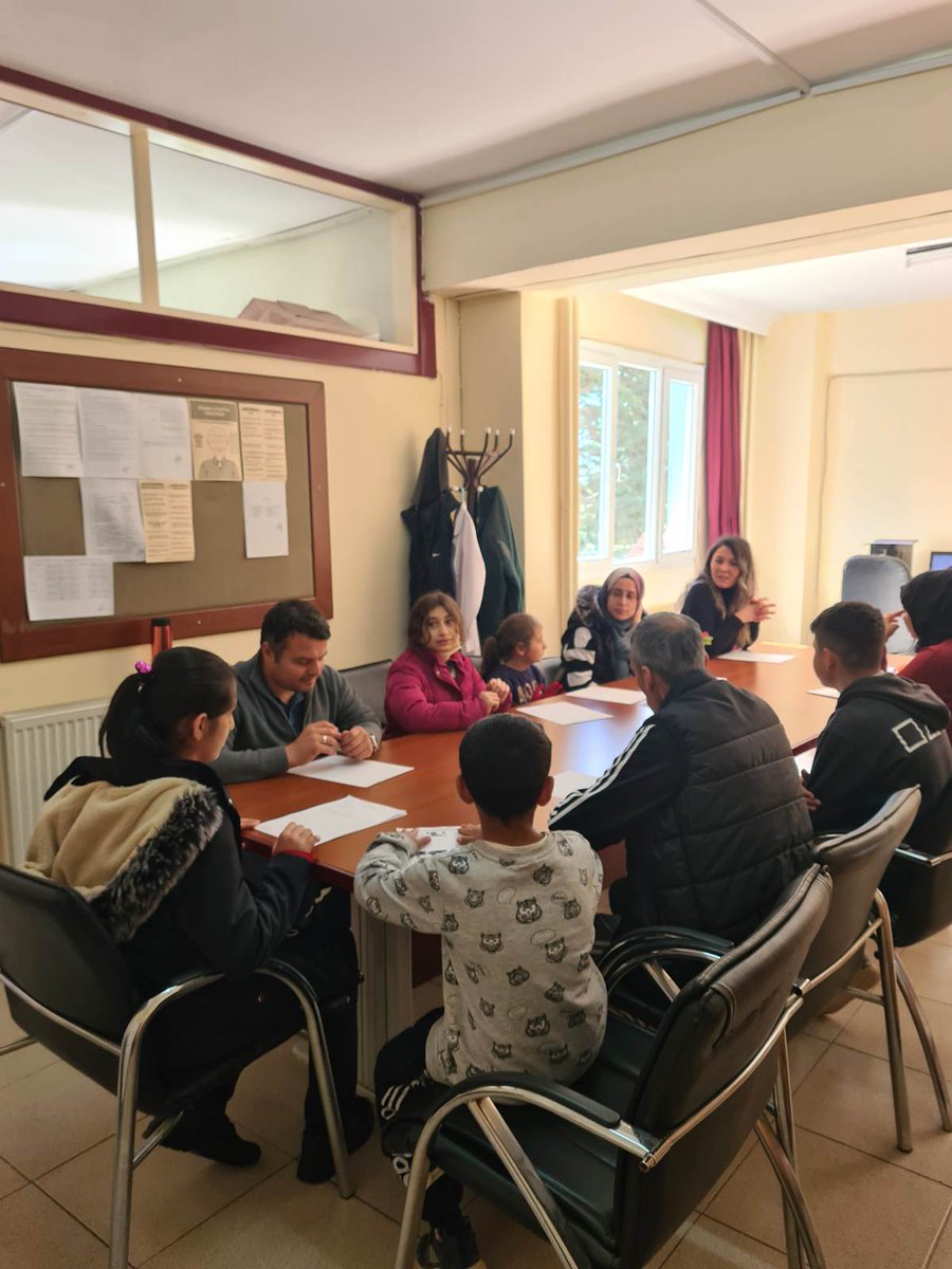 #GazişehirÖğrenciMeclisi Okulumuz Gazisehir Öğrenci Meclisi "Demokrasi ve Adalet" ortak gündem maddesi ile toplandı. #GazişehirÖğrenciMeclisi 
<a href="/gul_davut/">Davut GÜL</a> <a href="/yasintepe/">Yasin TEPE</a> <a href="/islahiyemem/">İslahiye İlçe Millî Eğitim Müdürlüğü</a>
#EğitimŞehriGaziantep