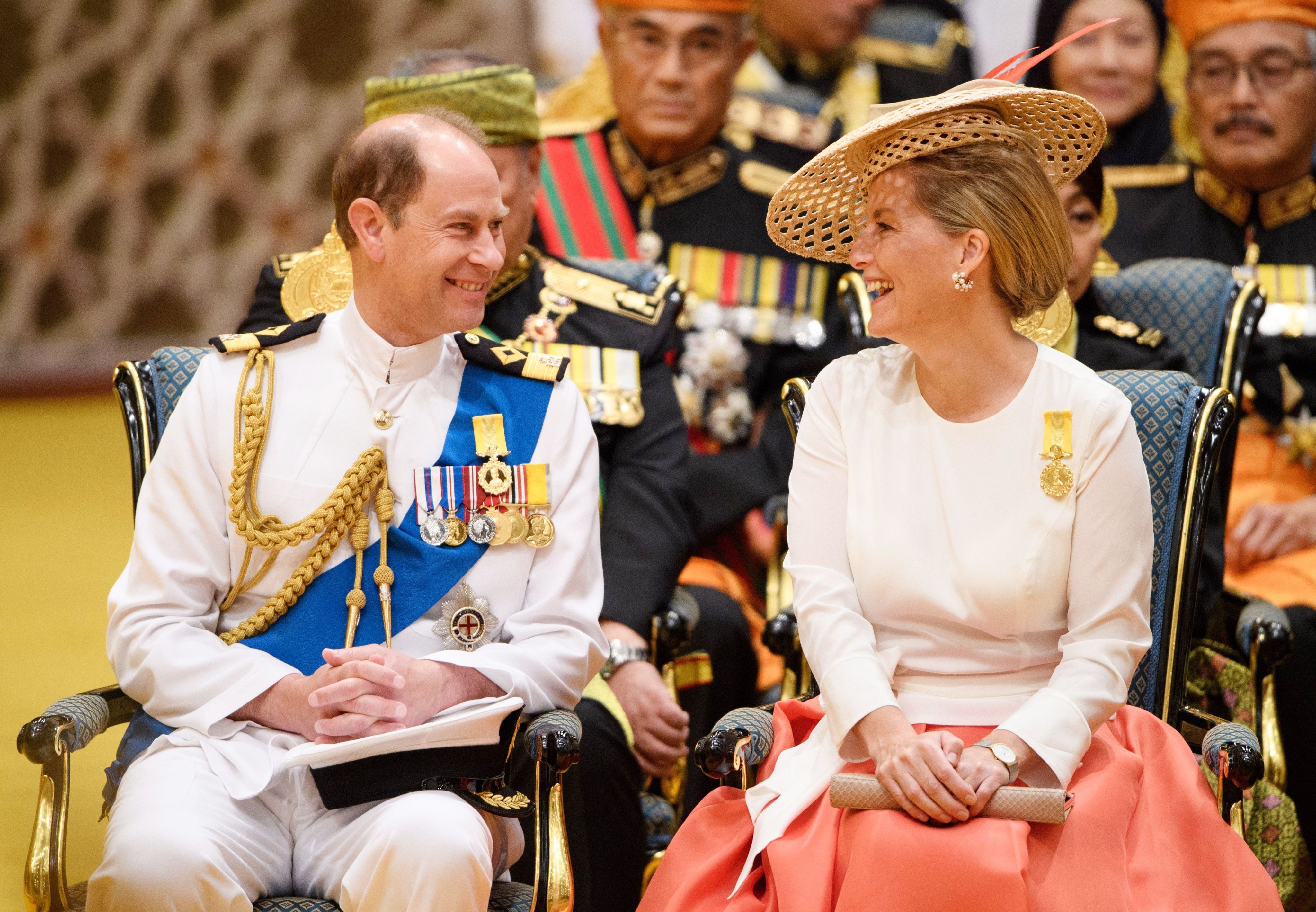 10 способов унизить герцогиню читать. Королева консорт великобритании. 10 способов унизить герцогиню читать. 10 способов унизить герцогиню читать. 10 способов унизить герцогиню читать.