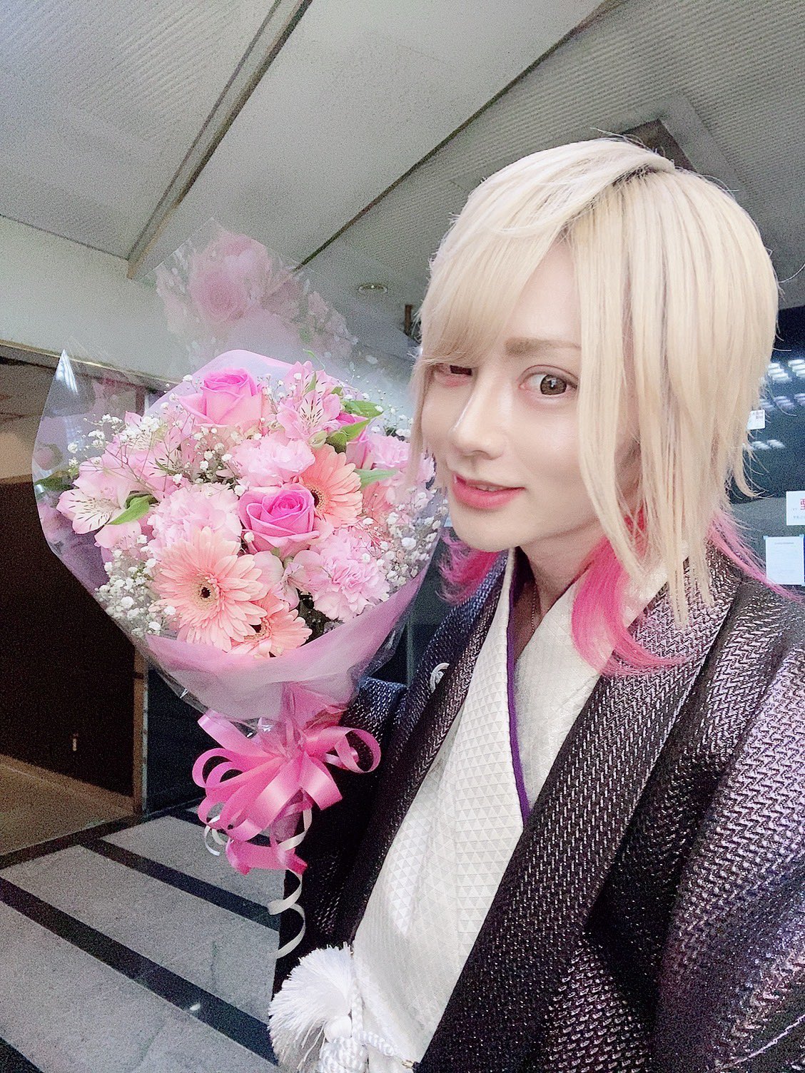 プリンセスこうや 名刺 ホスト 歌舞伎町 TikTok カードホルダー