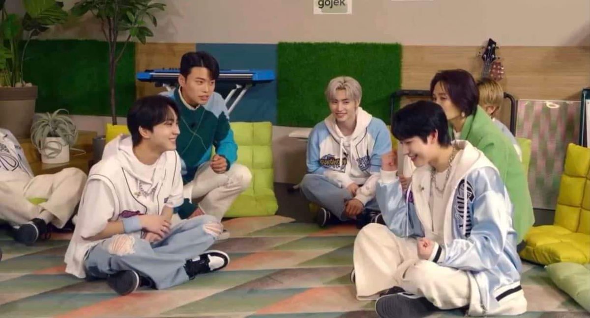 en_phinity00's tweet photo. 🟢 UPDATES 🟢

PHOTO | 220421

Their smiles, make engenes happy!❤️

ENHYPEN ON TOKOPEDIA [220420]

2/3

ENHYPEN ON TOKOPEDIA
#ENHYPENdiTokopediaTVShow 
#MintoLOVEENGENE
#TokopediaxENHYPEN
@ENHYPEN_members @ENHYPEN 

© ENHYPEN ASIA https://t.co/Y1YiRZtv4B