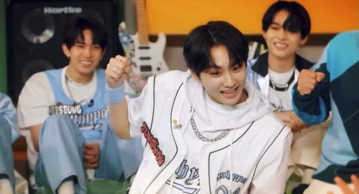 en_phinity00's tweet photo. 🟢 UPDATES 🟢

PHOTO | 220421

Their smiles, make engenes happy!❤️

ENHYPEN ON TOKOPEDIA [220420]

2/3

ENHYPEN ON TOKOPEDIA
#ENHYPENdiTokopediaTVShow 
#MintoLOVEENGENE
#TokopediaxENHYPEN
@ENHYPEN_members @ENHYPEN 

© ENHYPEN ASIA https://t.co/Y1YiRZtv4B