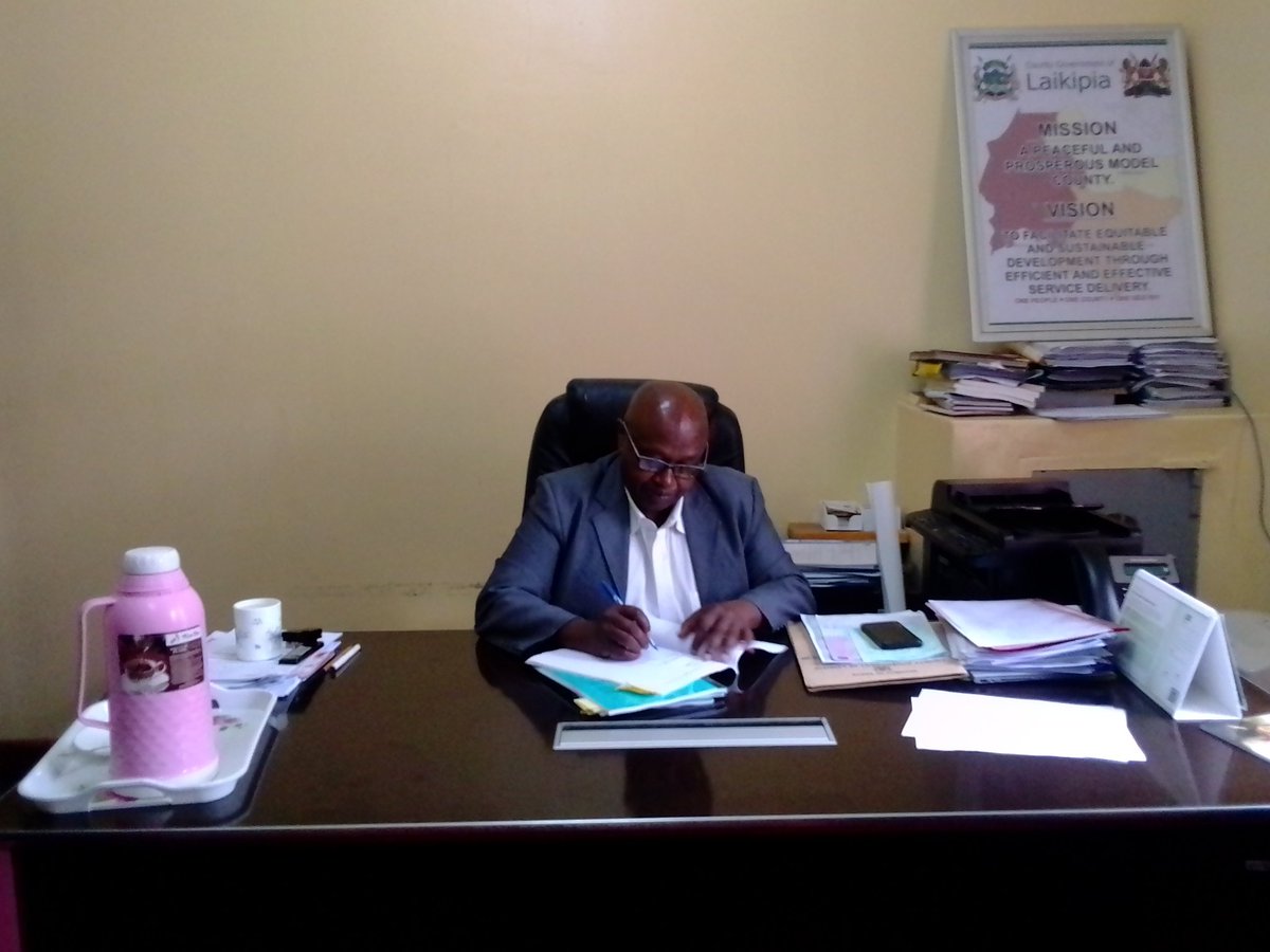 Laikipia_health's tweet photo. Laikipia County Secretary Karanja Njora signing a lease-to-own agreement with Sciencescope ltd to equip several LHS laboratories with new equipment. This will greatly enhance the testing and diagnosis capacity of these hospitals
#Laikipiahealthservice
#QualityHealthcareForAll https://t.co/1G0MeJiCDA