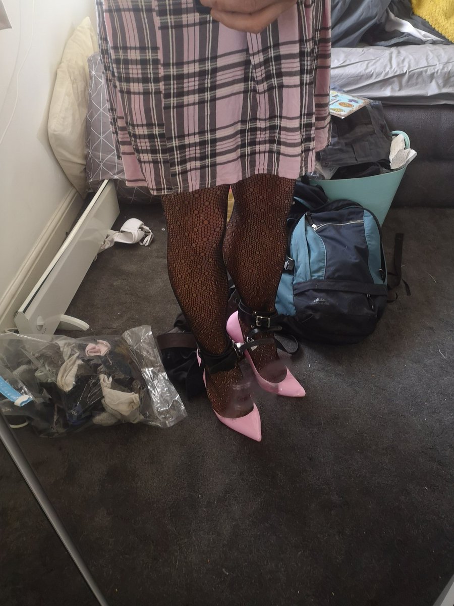 slaveboy781's tweet photo. A sissy's work is never done #flr #chastitycouple https://t.co/jbBw9Xuqfm