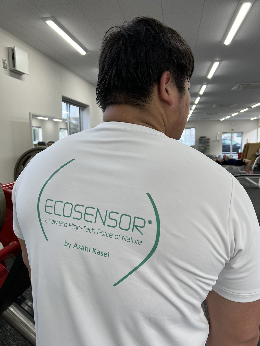 asahikasei_judo's tweet photo. 【オフショット】旭化成アドバンス@asahikasei_adに作成頂いた#ECOSENSOR®︎素材のTシャツです。
サイズが誰よりも大きな王子谷選手、サイズ選びに困ることも多いようですが、伸びる素材なので快適とのことです。
#ECOSENSOR #旭化成 #柔道 https://t.co/leRdanKDMR