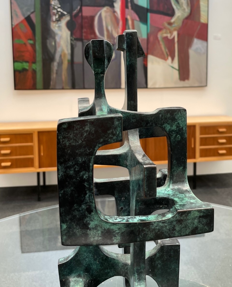 RedfernGallery's tweet photo. • LONDON ART FAIR 2022 •
Now open until Sunday 24th April
Sculpture: Paul Mount, 'Square Dance', 1998, Bronze, 47 x 15cm
@londonartfair @bdclondon #PaulMount #LondonArtFair #LAF #LAF2022 #BritishArt #20thCenturyBritishArt #TheRedfernGallery #Stand27 https://t.co/2novVGOLHs