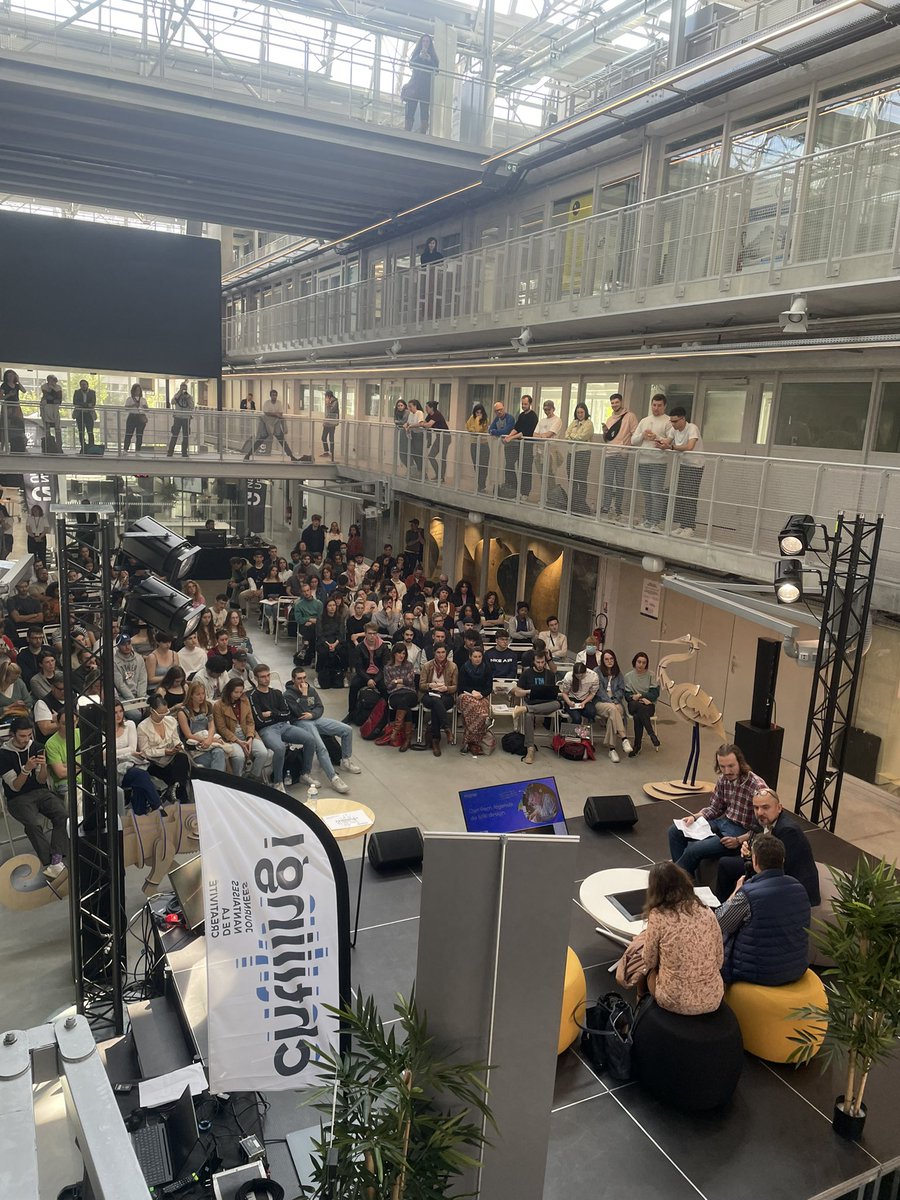 franckytrichet's tweet photo. Ouverture de Chtiiing avec plus de 150 personnes qui s’inspirent des récits de @danperridesign créateur de génériques (Star Wars, L'Exorciste, E.T.), Patrick Le Callet chercheur lauréat d’un Emmy Awards, Tom Koko Bikusa cinéaste récompensé à Cannes et DeLaroziere de @lamachinefr https://t.co/LlZDSm7zlT