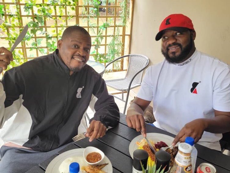 VisokaKitchen's tweet image. Lunch with BK Proctor and Eugene Jackson @ Visoka Kitchen!

The first 10 customers will enjoy lunch complimentary of BK Proctor &amp;amp; Eugene Jackson. 

Come through to #VisokaKitchen &amp;amp; enjoy the best in local cuisine #traditionalfoodplug with your faves #BKProctor &amp;amp; #EugeneJackson.