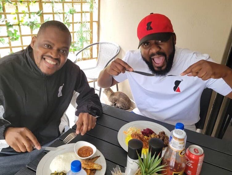 VisokaKitchen's tweet image. Lunch with BK Proctor and Eugene Jackson @ Visoka Kitchen!

The first 10 customers will enjoy lunch complimentary of BK Proctor &amp;amp; Eugene Jackson. 

Come through to #VisokaKitchen &amp;amp; enjoy the best in local cuisine #traditionalfoodplug with your faves #BKProctor &amp;amp; #EugeneJackson.