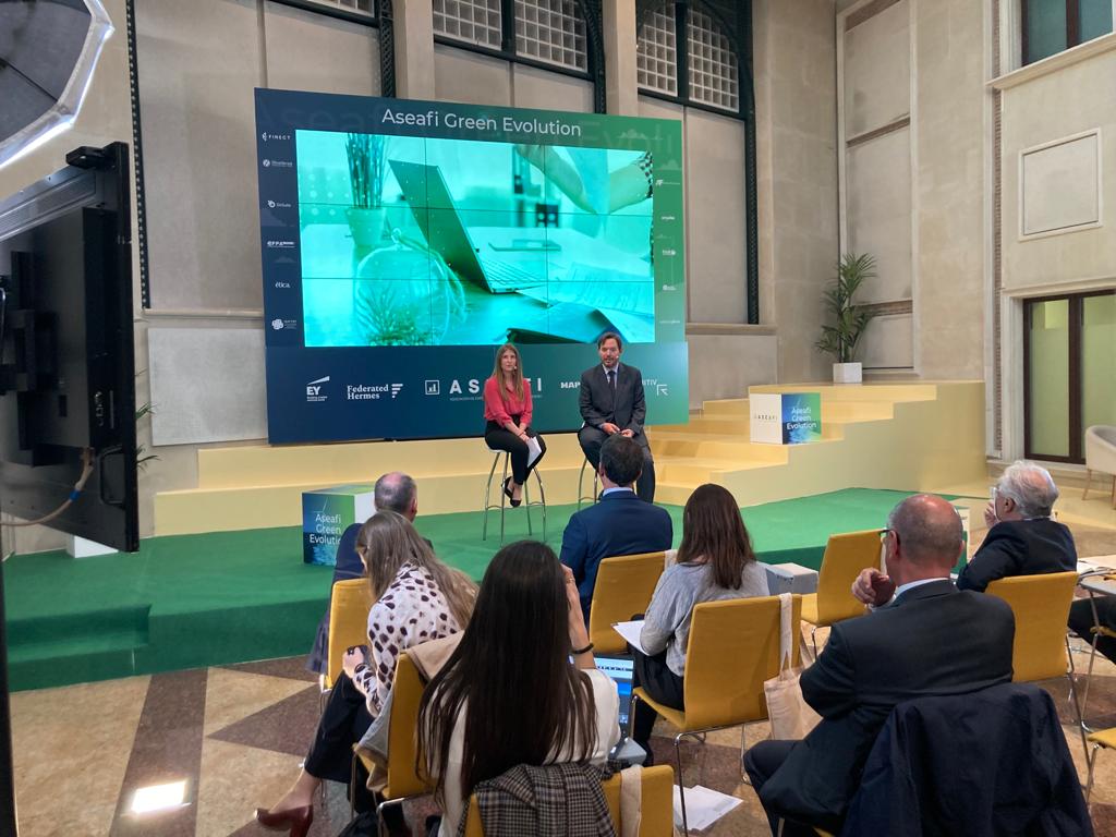 ASEAFI's tweet photo. Pasamos a la ponencia ‘Obligaciones de información para asesores y gestores bajo #SFDR’ con Esther Colomer (@Etica_site) y Pedro Santuy (@Refinitiv) en #ASEAFIGreenEvolution https://t.co/vaBpoEhqWo