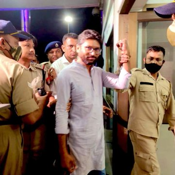 INCUttarPradesh's tweet photo. एक मजबूत दलित आवाज से जो डर जाए, सोचिए वह तानाशाह कितना कमजोर होगा! https://t.co/53f8VI7pCS