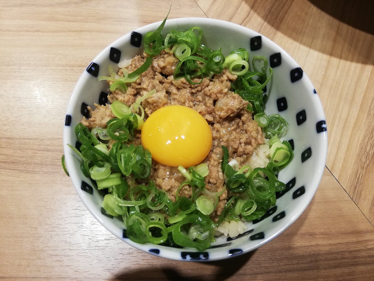 Erika_Wada1221's tweet photo. つくね美味かった😋🍴💕
思ってたより量があったお腹いっぱいです!( ・`д・´)
#ラーメンいいかお
#2ii
#コラボ https://t.co/3nKTMxGM5W