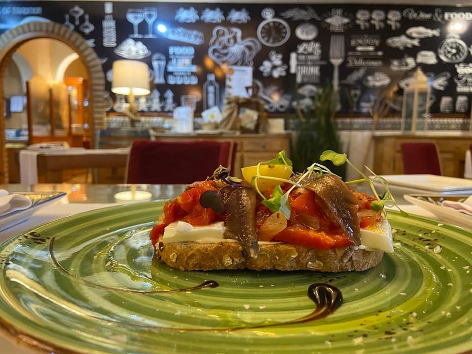 hispaniarest's tweet photo. 🔈Tosta de anchoa con verdura confitada y
queso fresco  🤤 

➡ 1 plato de #menu #arroceriahispaniabeniparrell 🔴 
👉 https://t.co/7reerhcNwY 
☎ 961210611
📍 Crta Real de Madrid, 60 Beniparrell (Valencia)

#hispaniarestaurantes #food #gastronomia #valencia #restaurantevalencia https://t.co/1SoHxxHtkN