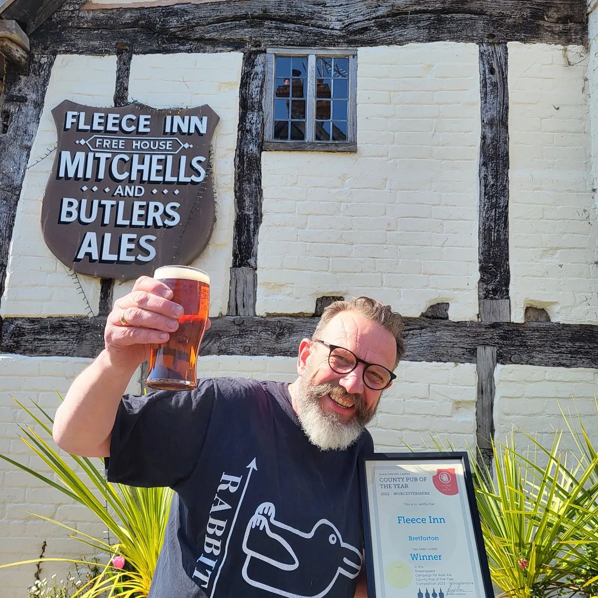 Cheers! Delighted to say The Fleece is Shakespeare  CAMRA branch Pub of the Year 2022 (Worcestershire) 
Many thanks to all our hard working team, and lovely customers 🍻 <a href="/SoABeerFestival/">Shakespeare CAMRA</a> #CAMRA #realale <a href="/CAMRA_Official/">CAMRA</a>