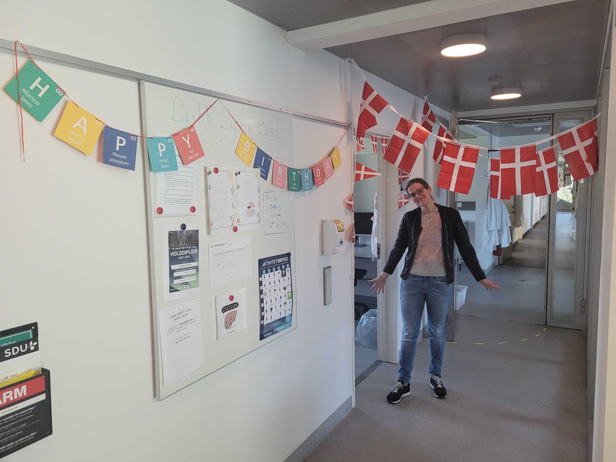 Lars Grøntved (@grontved_group) on Twitter photo No birthday in the <a href="/GenomicsUnit/">Functional Genomics & Metabolism Research Unit</a> without the birthday kit box. Happy birthday to our favorite lab manager <a href="/MajkenSiers/">Majken Storm Siersbæk</a> 🥳 One year older, many years wiser! <a href="/bmbSDU/">Department of Biochemistry and Molecular Biology</a> No birthday in the <a href="/GenomicsUnit/">Functional Genomics & Metabolism Research Unit</a> without the birthday kit box. Happy birthday to our favorite lab manager <a href="/MajkenSiers/">Majken Storm Siersbæk</a> 🥳 One year older, many years wiser! <a href="/bmbSDU/">Department of Biochemistry and Molecular Biology</a>