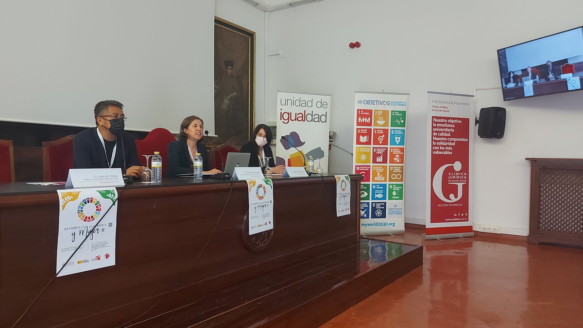 Continuamos con la mesa redonda Mujeres y migraciones climáticas
 
#ODS5 #Mujer #MigracionesClimáticas

<a href="/clinicaJASUsal/">ClínicaJurídica USAL</a> <a href="/IgualdadUSAL/">Unidad de Igualdad</a> <a href="/InstMujeres/">Instituto de las Mujeres</a> <a href="/usal/">Universidad de Salamanca</a>