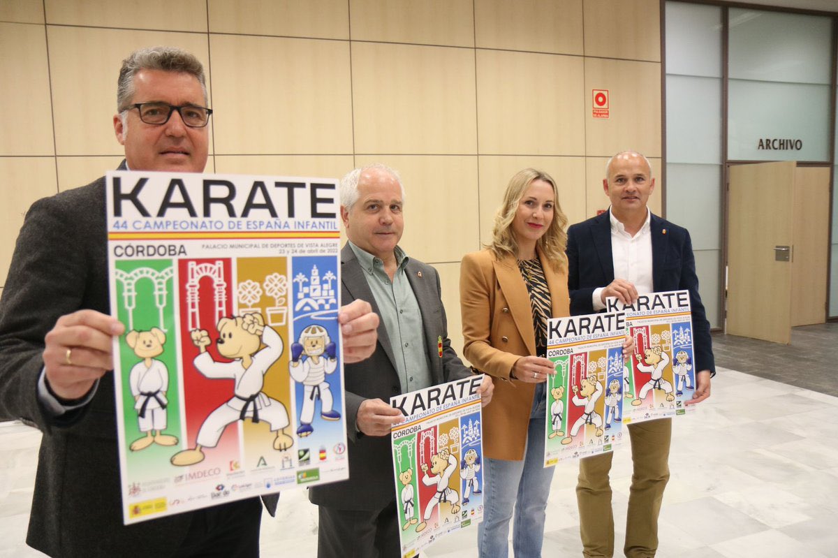 RFEKarate's tweet photo. Presentación del Campeonato de España Infantil en Córdoba.
@amarqueomor acompañado del Concejal de Deportes del @AytoCordoba , Manuel Torrejimeno, de la Diputada de Deportes de la @dipucordoba ,Ana Blasco y de César Martínez Blanes,en representación de la FAK.
#Cordoba #CtoEspaña https://t.co/HiklJLmJ4Y