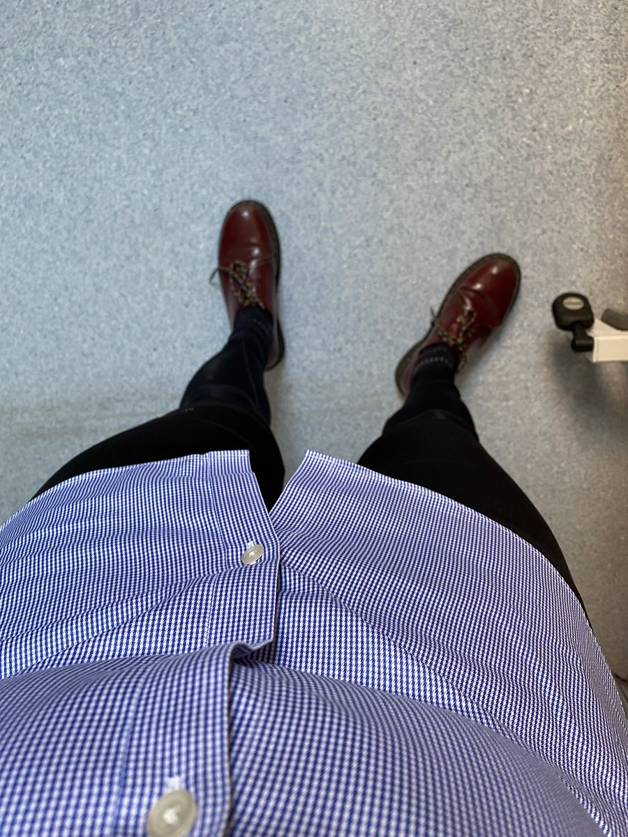 DrKidneyAsh's tweet photo. Cycled to work. Forgot my trousers. 🤦🏽‍♂️
Went on to the ward with my cycling shorts and leggings

Renal patient: “Dr Ash, that is some look. You are not pulling it off” 😳

Quickly dashes to theatres for scrubs! https://t.co/a4dbBztjS0
