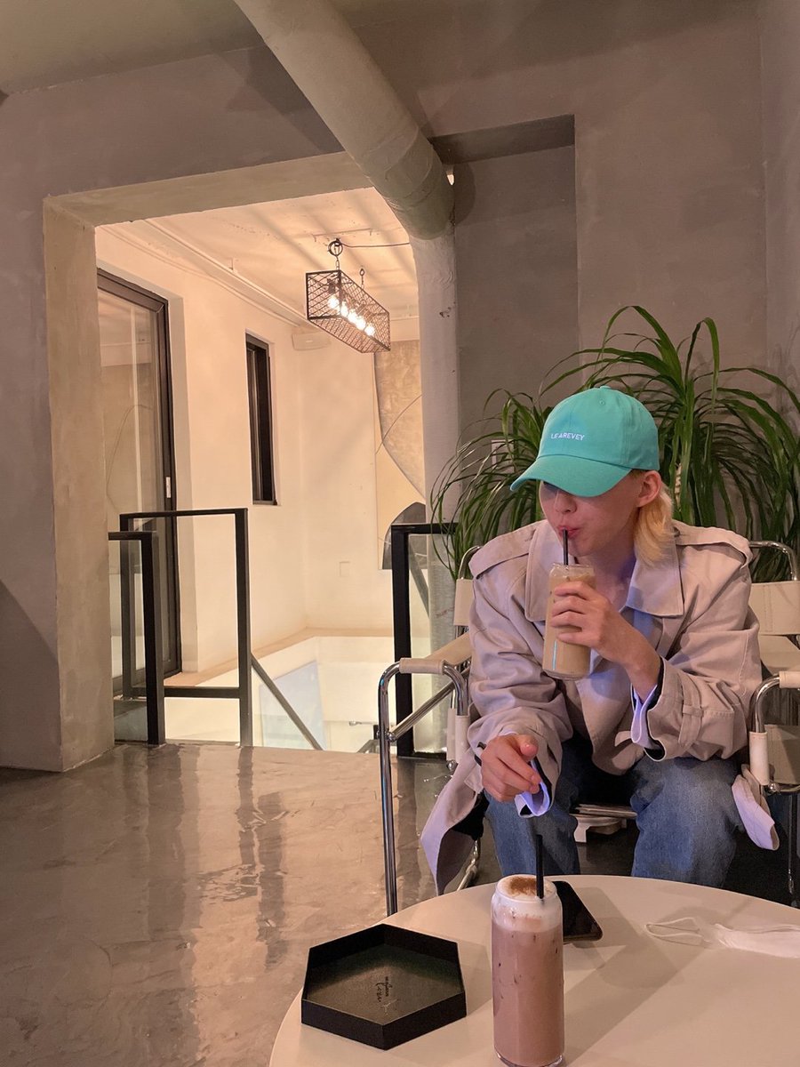 커피 한잔 할래요~.~

#우진영 #WOOJINYOUNG
#UNBELIEVABLE