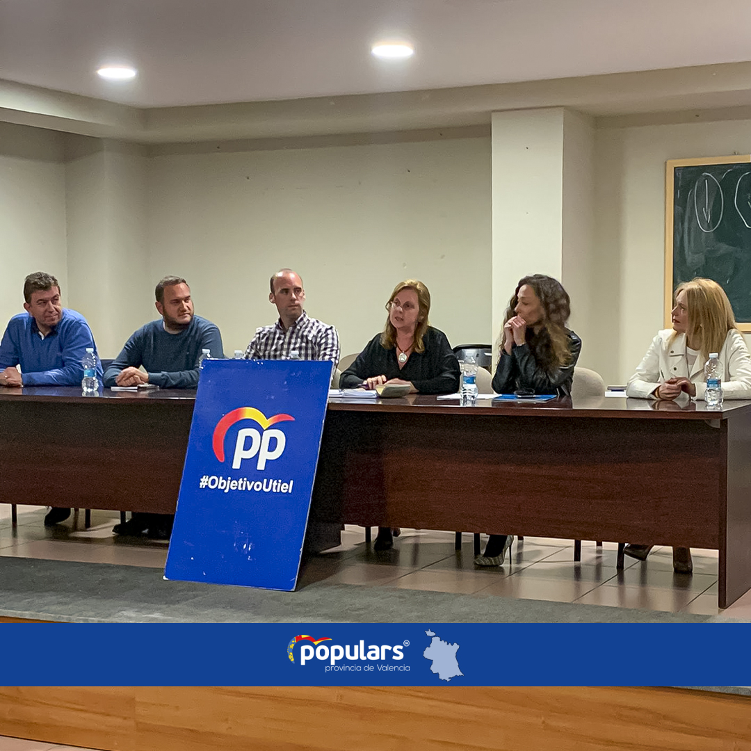 popularsval's tweet photo. Reunión #RequenaUtiel para diseñar el plan de actuación comarcal con la vista puesta en 2023. Trabajar, trabajar y trabajar para conformar los mejores equipos que den respuesta a las reivindicaciones de una zona clave para nuestra provincia 🔵✅
#FentPProvíncia https://t.co/grwVPIo7Iw