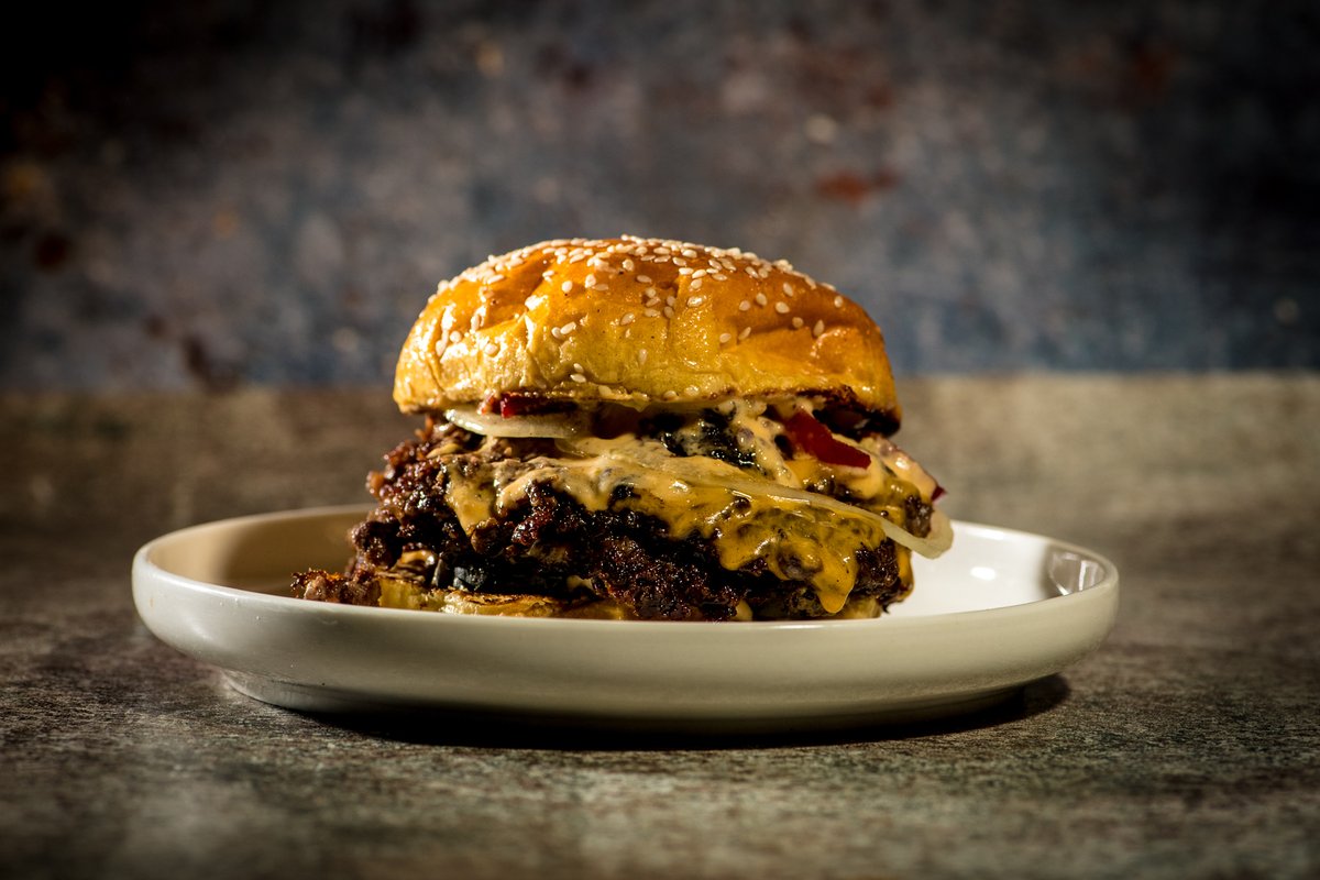 H2Opublishing's tweet photo. A massive congratulations to Danny's Burgers, who won the prestigious title of National Burger of the Year yesterday with his signature creation, The Beef Chucky 2.0.

Catch up on everything that went down at the 2022 #NationalBurgerAwards here - https://t.co/axxueE2czW🍔 https://t.co/nxQRyvy66G