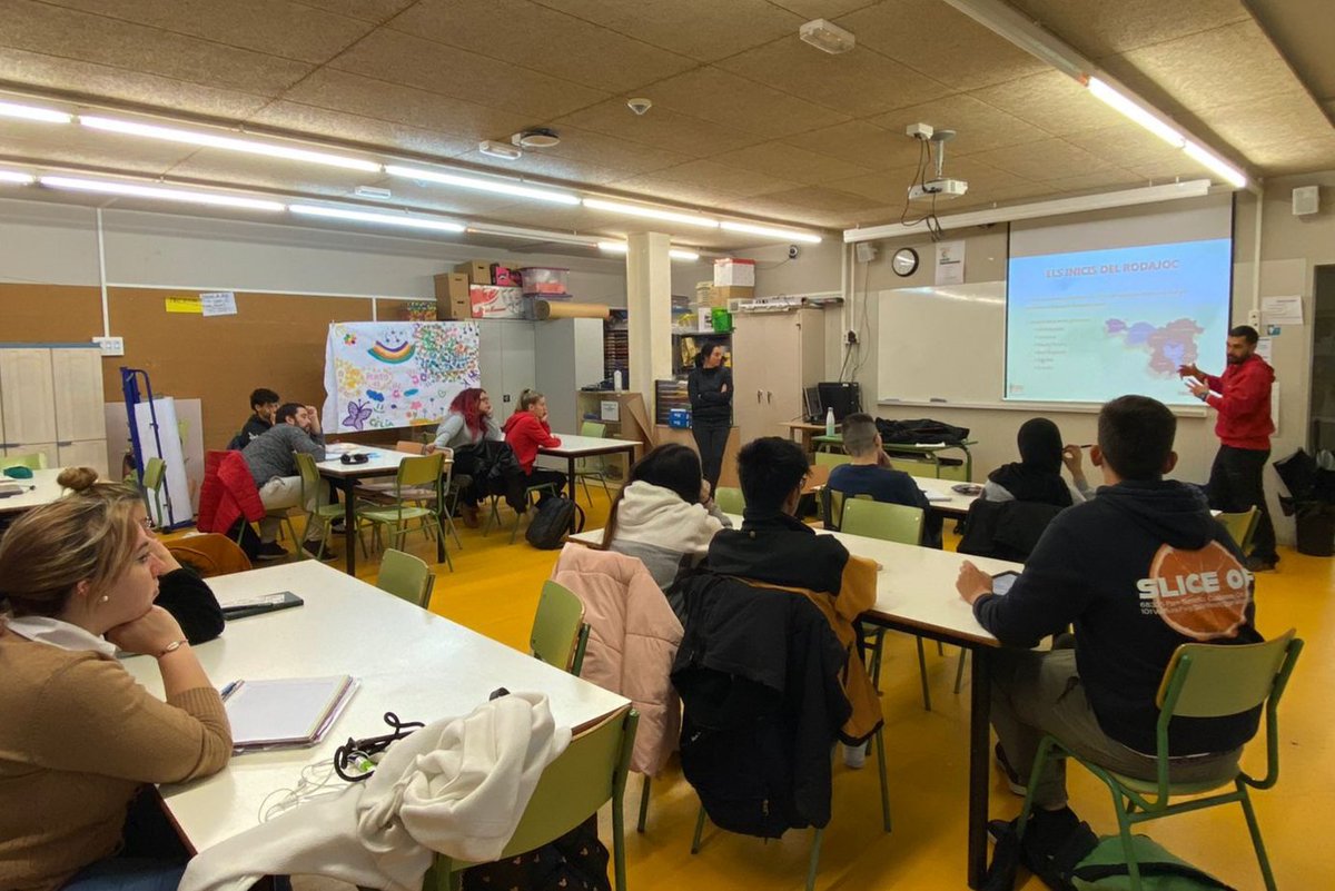 cegirones's tweet photo. 🌎 Matí de #formació amb l'alumnat del CFGS d'Animació sociocultural i turística de @INS_VALLVERA encarregats de dinamitzar les activitats del proper #RodajocSalt 👏

🌳 El dimecres 27 d'abril a l'espai del Parc Monar de #Salt

@INS_VALLVERA @DiputacioGirona #EsportsDdgi https://t.co/UMYKuuvx1g