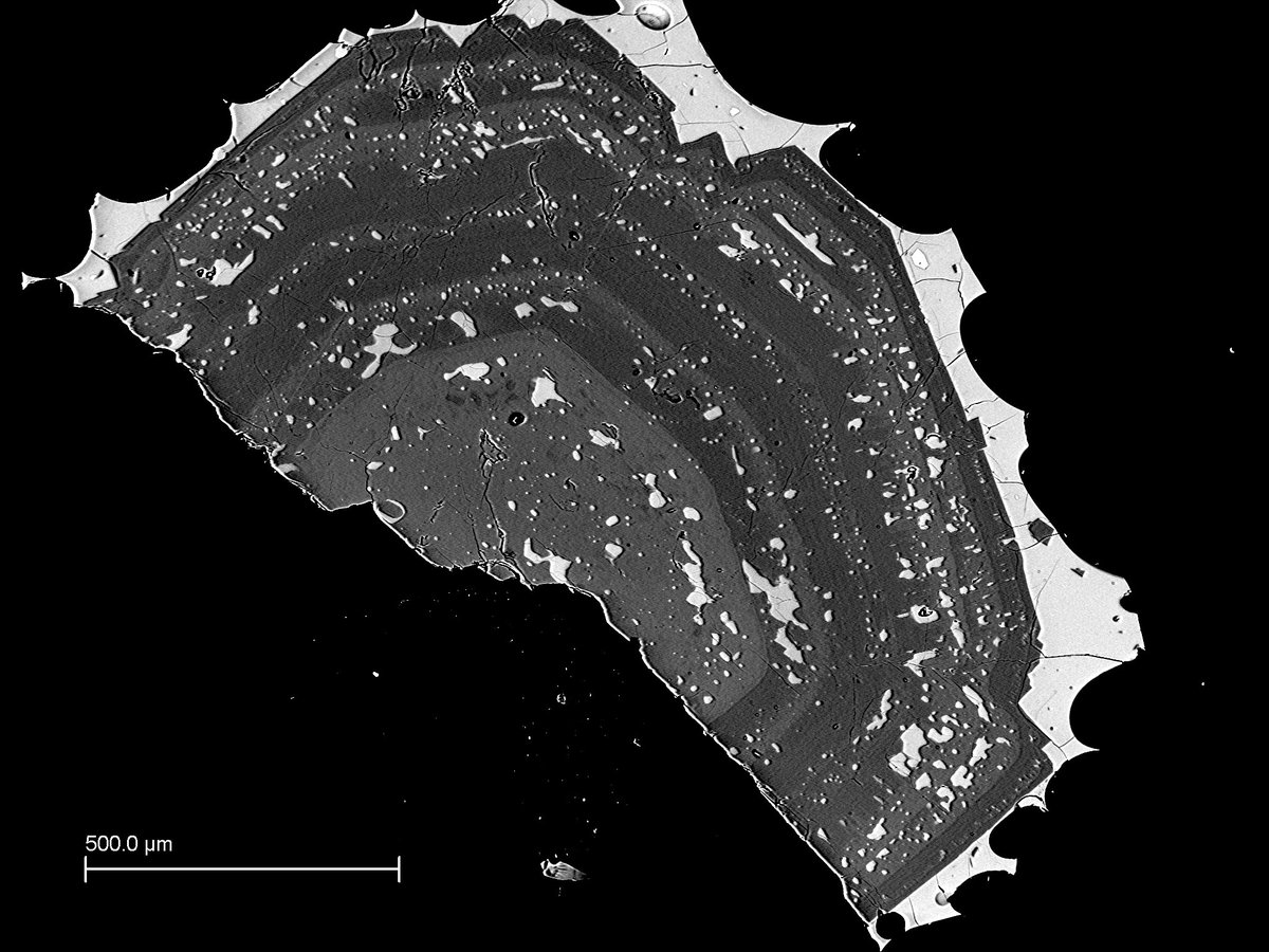 Beautiful zoning patterns in this plagioclase from #Stromboli volcano