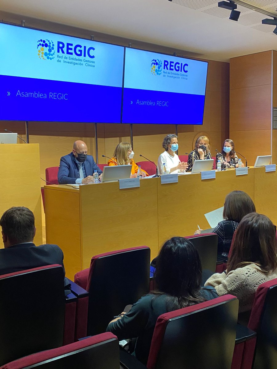 #AsambleaREGIC 2ª mesa redonda “Reflexiones y perspectiva sobre la Ley de la Ciencia: Carrera y contratación” con Ángela García, despacho Consultoría García i García; <a href="/pcarreterop/">Paco Carretero</a> de VALLBÉ; Marta Fernández Cufí de <a href="/idibaps/">IDIBAPS</a> y Esther Almenar de <a href="/GVAfisabio/">GVA Fisabio</a>
