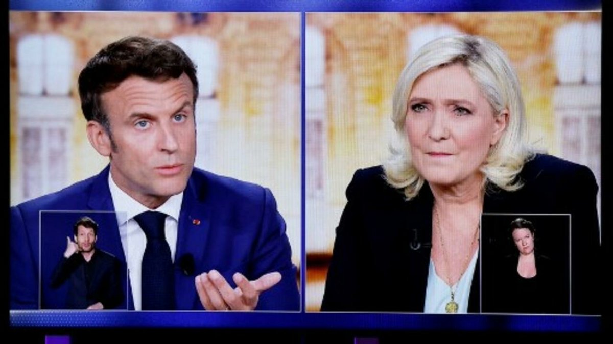 RFI's tweet photo. Journal de campagne: un débat d'entre-deux-tours sans coup d'éclat et à l'avantage d'Emmanuel Macron https://t.co/YQhgaLuKgJ https://t.co/54BVRMmcS6