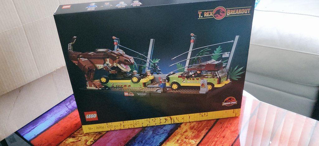 Pharm_Artist's tweet photo. Spared absolutely no expense. #lego #jurassicpark #TrexBreakout #LEGOJurrassicPark https://t.co/ZFF3AfLagO