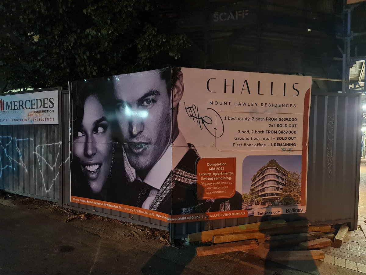 Planographer's tweet photo. Those shadowy figures in this foto would be @TheBigNA and myself checking out hoarding for a new apartment complex on #BeaufortStreet #MountLawley. 
#SUBurban #blendscape, morphologically speaking.
Ping @rkeil @PhilLawton https://t.co/AS27ILT3YL