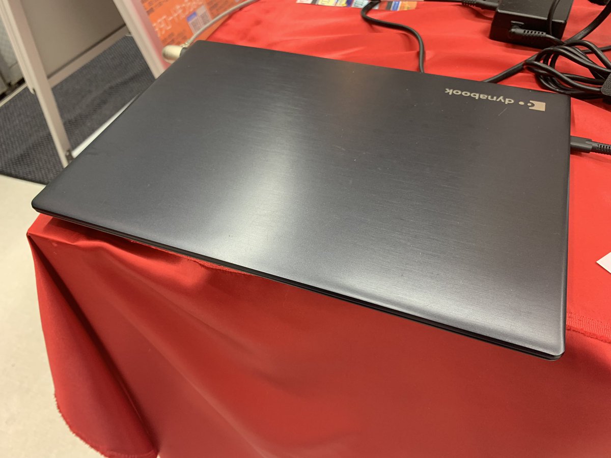 PCcomfullAKB4's tweet photo. 今週の秋葉原4店舗共通セール！
②【Dynabook U63/J】
薄型&amp;軽量のU63が再び登場！
とにかく薄く、カバンにすっぽり！Type-C充電で持ち運びに最適な1台！！
顔認証搭載で���セキュリテ���はバッチリ👌メモリ増設も、裏蓋を開けるだけで出来ちゃう♪

在庫は計60台！
#Dynabook #U63 #東芝 #中古 #秋葉原 https://t.co/NXpXu7cFT1