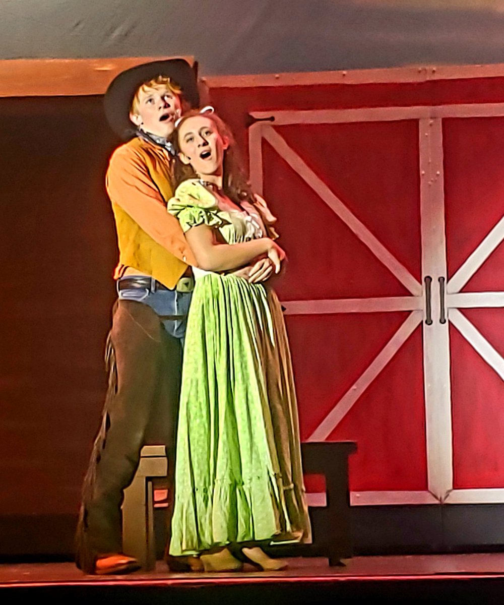 HStultsH's tweet photo. #iconicpose #iconicmusical
OKLAHOMA @bchs_theatre is better than OK; it's Grand!
Happy Opening Night! https://t.co/faMPWqU0kk