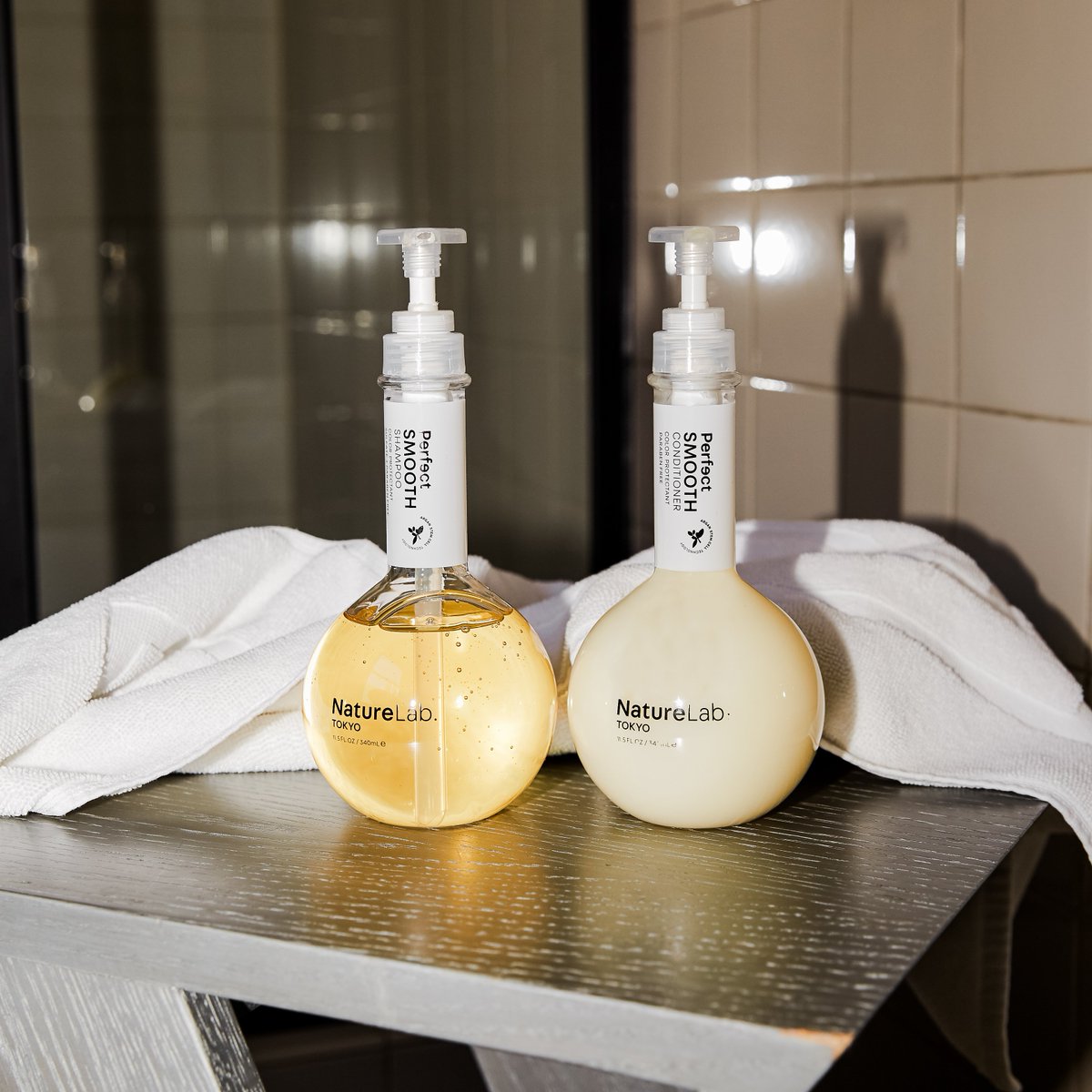 フラスコボトルがかわいい🧪✨
NatureLab TOKYOのヘアケアアイテム♩

バスルームに置くだけで、
スタイリッシュなインテリアとしても活躍します✨