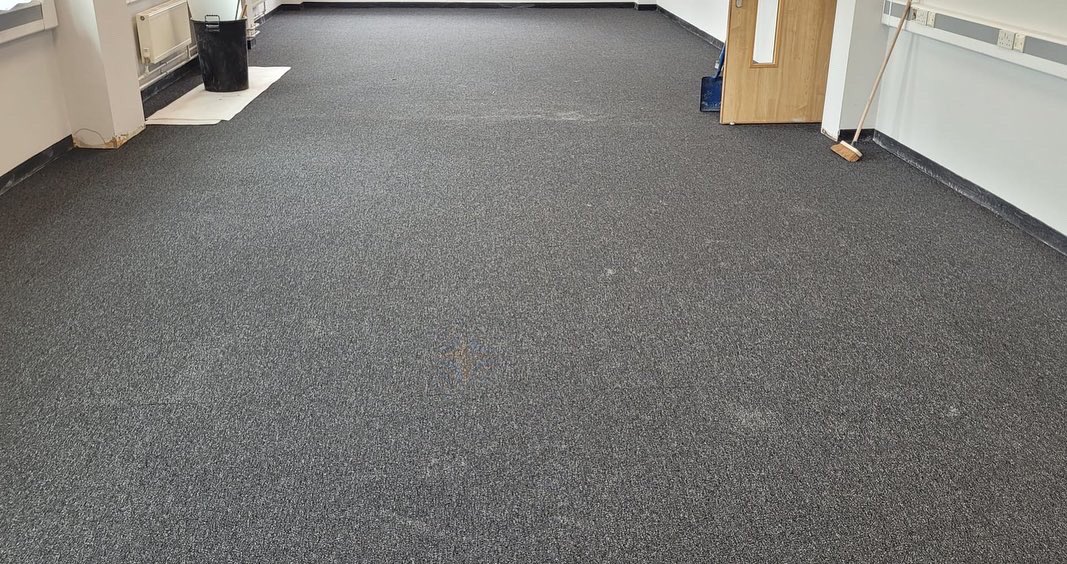 AnewLtd's tweet photo. College in Burnley fitted with @burmatex Go To Carpet Tiles #floorlayer #carpettiles #burmatex #burmatextiles #burmatexgoto #burnley #college https://t.co/ejTW1Iqdfl