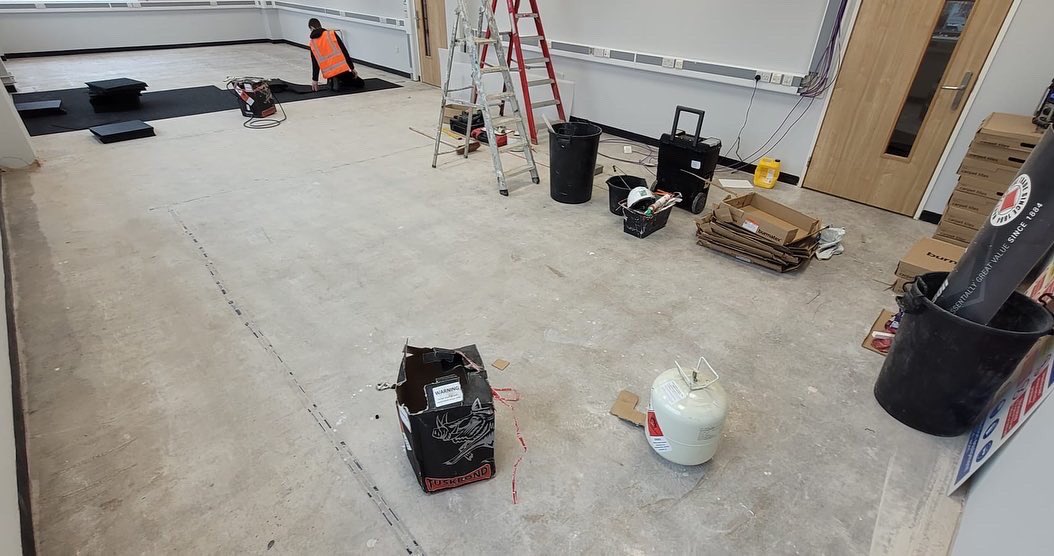 AnewLtd's tweet photo. College in Burnley fitted with @burmatex Go To Carpet Tiles #floorlayer #carpettiles #burmatex #burmatextiles #burmatexgoto #burnley #college https://t.co/ejTW1Iqdfl