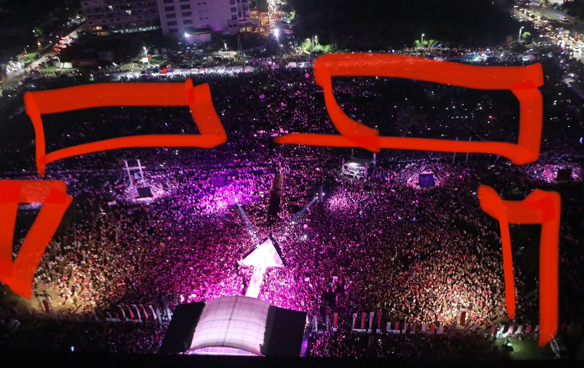 63TheRenegade's tweet photo. Ang luwag sa likuran… pula ang cebu wag kayo! https://t.co/nN4K0yT4cR