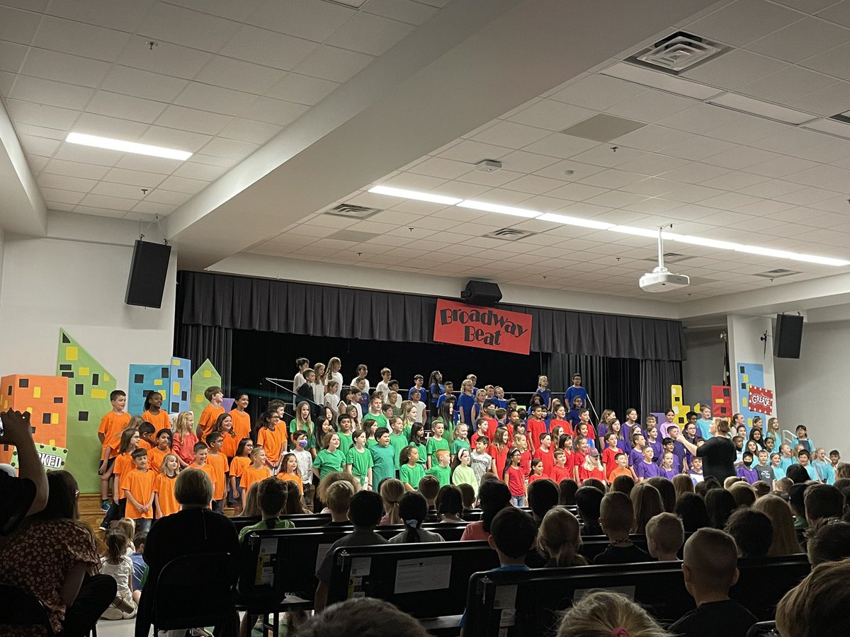 3rd grade's musical performance brought me to tears! Such talent by all of these kids and <a href="/MsCornishMusic/">Rashel Cornish</a> 💚 #jesfamily