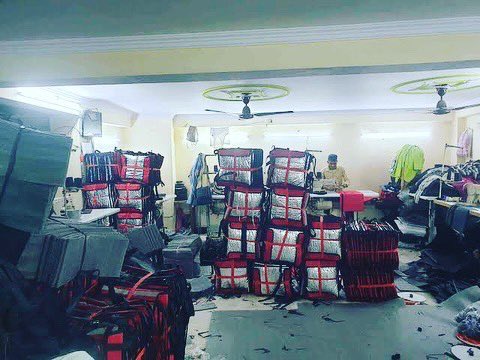 lazyflyfactory's tweet photo. Manufacturing of all types of bags.
We deal in bulk order. 
Customised product and customised design.
#bag #manufacturing #manufacturer #bagmanufacturer 
https://t.co/0LvjZUYv75 https://t.co/Z6lFuIubCI