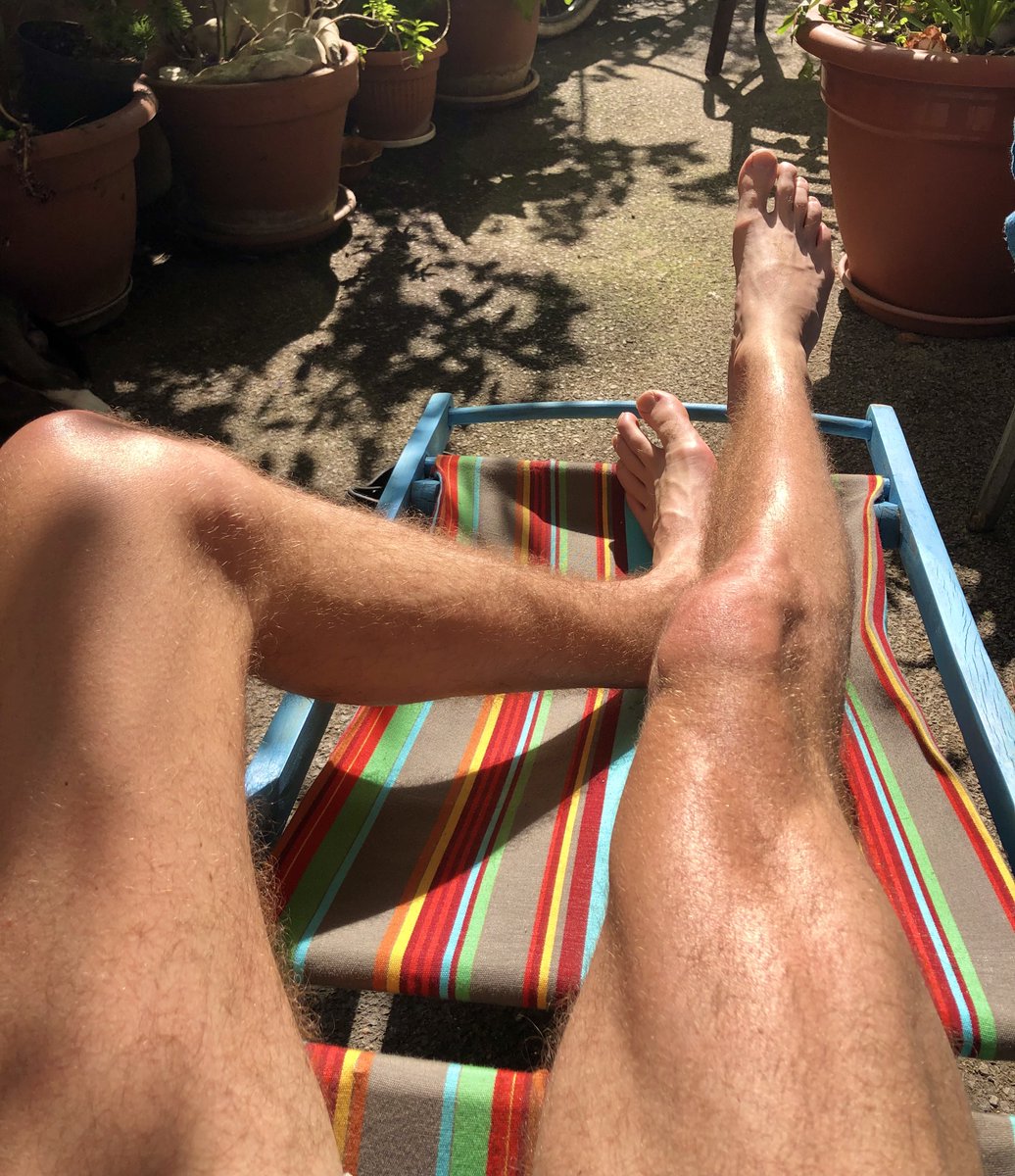 SlimCashmaster's tweet photo. Come and worship those ca$hfeet. Let them penetrate your ca$hpu$$y.

Viens  vénérer mes pieds et raque.

#findom #cashmaster #humanATM #feetfetish #paypig #moneymaster #cashmasterfrance #findomfrance 

@MASTER_UPDATES @rt_slave_ma @Prince__EVille @Subforsubs1 @worshipmasterIT https://t.co/RYH5czh11O
