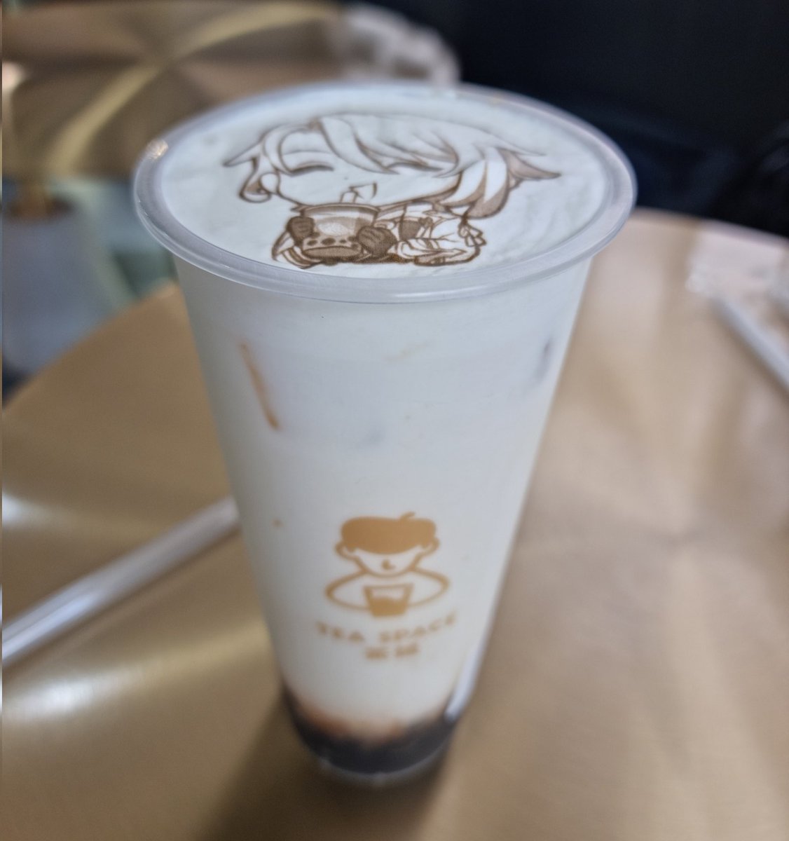 ayatohour's tweet photo. OMG AYATO DRINKING BOBA ON A BOBA https://t.co/kKVXQ2aeBQ