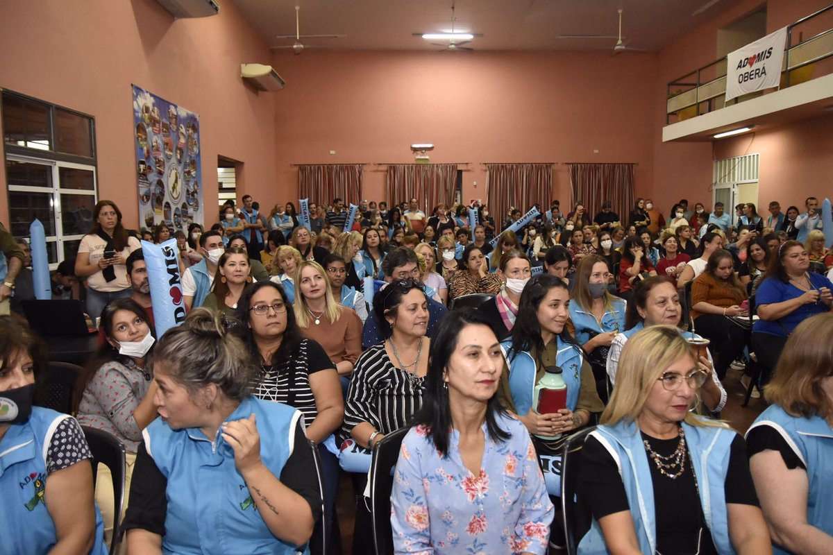 Multitudinaria concurrencia en lanzamiento de la Lista 2 AD♡MIS por el depto Oberá, que lleva como candidato a Secretario General <a href="/grillo141/">Ruben Dario</a> junto a jefes comunales de Oberá, Alberdi, Campo Viera, el Diputado Nacional <a href="/drfernandezok/">Carlos Alberto Fernández</a>, autoridades educativas, delegados y afiliados