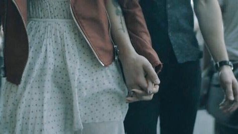 5 anos de there's nothing holding me back.
#5yearstheresnothingholdingmeback